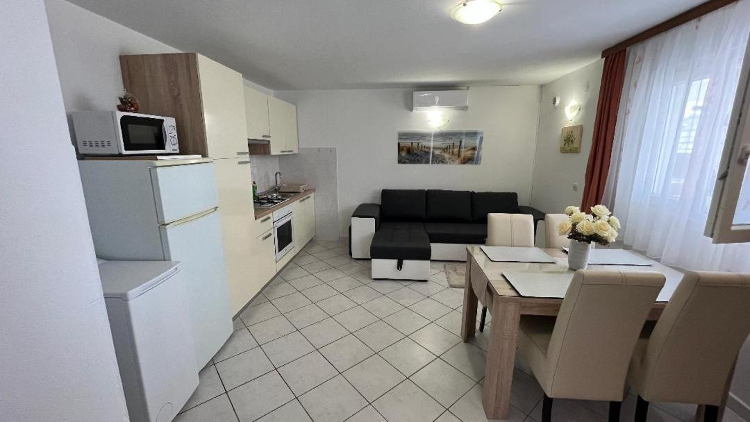 Apartment Ante Ražanj Extérieur photo